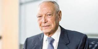 قال رجل الأعمال المصري، نجيب ساويرس، إنه شخصيا كمصري، سيصوت من أجل الحرب فيما يتعلق بحق مصر في مياه النيل، لو تم إغلاق الجدران حول مصر. St9zh Kjr9cwmm