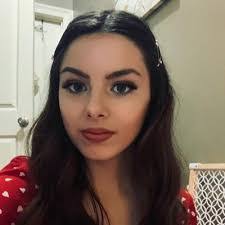 Lauren Holsinger's Instagram, Twitter & Facebook