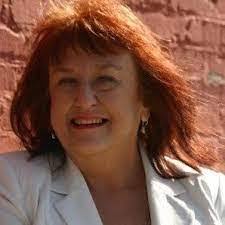 Beth Devoe's Instagram, Twitter & Facebook