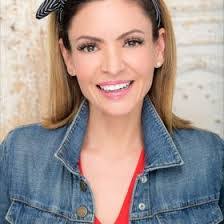 Sandra Luesse's Instagram, Twitter & Facebook