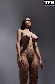 Maria forque desnuda