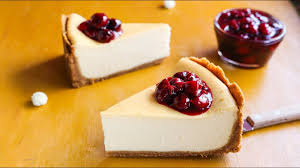 2 oua 570g branza dulce de vaci 150g zahar pudra 100ml frisca lichida 200ml lapte cald 2 linguri faina un plic budinca de vanilie esenta de vanilie cateva fructe de padure pentru decorat. Cheesecake Din BranzÄƒ De Vaci I Valerie S Food Youtube