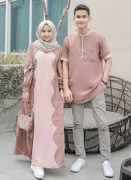 Siap tampil kompak ke kondangan dong ya! 20 Inspirasi Baju Couple Muslim Yang Serasi Abis Hai Gadis