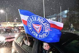 Holstein kiel's performance of the last 5 matches is better than ssv jahn regensburg's. Gamethread Dfb Pokal Borussia Dortmund Vs Holstein Kiel Bavarian Football Works
