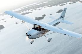 Worldwide about 37.000 aircraft built between 1955 and 1985. 65 Jahre Cessna 172 Cockpit
