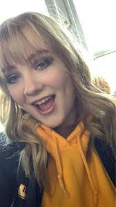 Carrie Oaks's Instagram, Twitter & Facebook