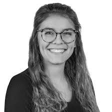 Teri Holman's Instagram, Twitter & Facebook