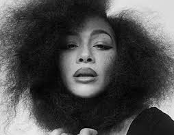 Julia Cabral Projects :: Photos, videos, logos, illustrations and branding  :: Behance