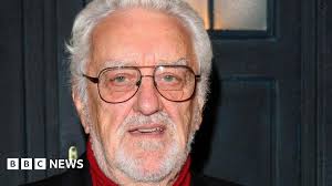 Marta Bukowska (@maryradioactive)