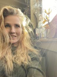 Can someone edit photo to show husband as angel?