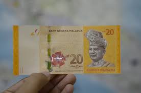Ikuti perkongsian menarik dari pasangan suami isteri ini yang menggandakan wang mereka dari rm100 kepada rm20juta dalam masa kurang satu tahun…!!!! Our Pm Pegang Duit Kertas Baru Rm20 Aku Tak Suka Blog Ini