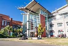 Centrally located along palmerston north's premier accommodation strip, less than one kilometre's drive from palmerston north's square, cbd, massey university and ipc. Palmerston North Central Wikipedia