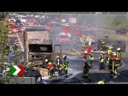 Schwerer Verkehrsunfall Auf Der A46 Am Autobahnkreuz Hilden Youtube