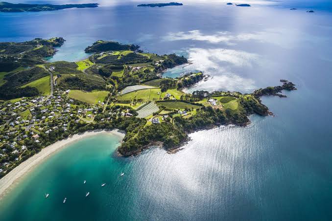 Waiheke Island luxury escape Auckland coastal vineyard
