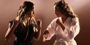 Cobra kai returns, and a new rivalry between opposing dojos is born. Cobra Kai Serien Kritik 2020 Kinomeister