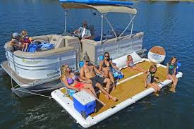 5 Best Floating Water Mats For 2020 The Others Are Too Small And Less Durable Pontoon Authority In 2020 Boat Lake Floats Sport Boats