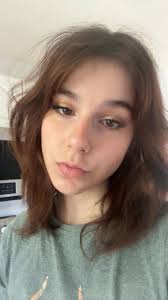 Hi!! My names Mia, I'm 24 years old and I'm looking for a job as a waitress  or bottle girl. I have 5+ years experience in the service industry and I've  done