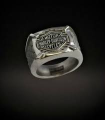 Harley Davidson Reg Stamper Men S Bar And Shield Reg Gray Titanium Signet Ring Rings Rings For Men Harley Davidson Accessories