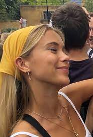 Pin By Kat On Head Scarf Rear Tie Peasant Style Scarf Hairstyles Bandana Hairstyles Aesthetic Hair