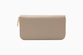When it comes to selection of phone or money wallet, women tend to attract towards designer or brand name wallets. 13 Best Wallets For Women Stylish Functional 2021
