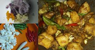 Mau disajikan kapan pun bisa. Ayam Goreng Kunyit Masak Thai Makan Dengan Nasi Panas Memang Ngam Pa Ma