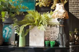Abigail Ahern S Dark And Dramatic East London Home Deco Anglaise Decoration Turbulence Deco