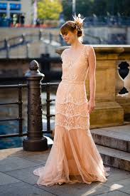Check spelling or type a new query. Brautkleider Fur Die Goldenen Zwanziger Von Tilda Knopf Hochzeitsblog The Little Wedding Corner Traditionelle Brautkleider Brautkleid Hochzeitskleid Boho