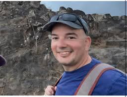 Missing hiker at Pink Pillbox Trail in Maʻili