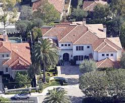 Vanessa laine bryant was born on may 5, 1982 in los angeles, california, usa as vanessa cornejo urbieta. Kobe Bryant S Wife Vanessa Puts California Home On The Market For 3 75million Daily Mail Online