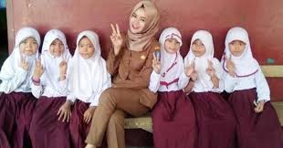 Guru sandaran tidak terlatih (gstt) untuk sekolah menengah gstt sekolah rendah berikut ialah kelayakan minimum untuk jawatan gstt sekolah rendah a. 6 Keistimewaan Menjadi Seorang Guru Berbagi Ilmu