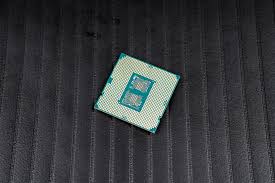 Out of the box, its maximum all core frequency is 4.5 ghz in order to achieve better value for money, without compromising on gaming performance, it is necessary to consider the older generation 9600k which. Intel S 10th Gen Comet Lake S Core I7 10700 Core I5 10600k Core I5 10500 Core I5 10400 Desktop Cpus Benchmarks Leaked Laptrinhx