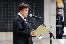 김원웅 회장의 부친인 김근수씨는 1963년 대통령 표창을 받은 데 이어 1977년에 건국포장을, 1990년엔 건국훈장 애국장을 받았다. ë‹¨ë… ê¹€ì›ì›… ê´'ë³µíšŒìž¥ ë¶€ì¹œ ê³µì ë‚´ìš© êµ­ê°€ ê³µì‹ ê³µí›ˆê¸°ë¡ê³¼ ë¶ˆì¼ì¹˜ Frontline ê¸°ì‚¬ë³¸ë¬¸ ë‰´ìŠ¤ë²„ìŠ¤ Newsverse