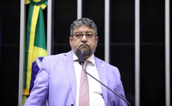 Prefeito de Maricá Washington Quaquá publica crítica a Jair Bolsonaro sobre Copa América 2021