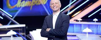 Samuel etienne anime ce jeu emblématique, qui voit chaque soir s'affronter quatre candidats ici, sur replay guide, vous pouvez regarder une nouvelle fois tous les épisodes de questions pour un champion. Questions Pour Un Champion Replay Jeu Samuel Etienne
