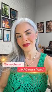 A maioria das pessoas acredita que “se conhecer” é controlar pensamentos,  domar emoções, silenciar impulsos. Mas esse é exatamente o erro que mantém  você preso(a) no mesmo ciclo. Porque o que você