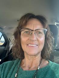 Hello, I love seeing home decor ideas