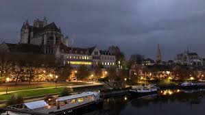 Ville D Auxerre On Instagram Le Charme Des Quais A La Tombe De La Nuit Auxerreetmoi Pour Partager Vos Photos
