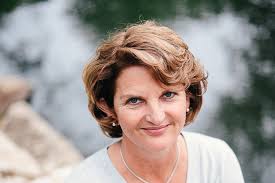 Martha Carlin's Instagram, Twitter & Facebook