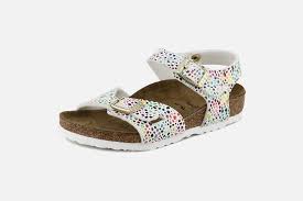 The ankle strap keeps it securely on your foot. Birkenstock Rio Mosaic White Sandales A La Botte Chantilly