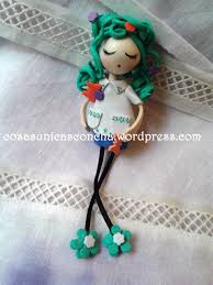 La cara se puede combinar con las de broches variados para personalizarlas al gusto. Broches De Munecas De Goma Eva Cosas Unicas Concha