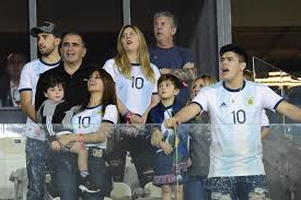 Antonella roccuzzo junto a mateo messi. Antonella Roccuzzo Mateo Messi Antonella Roccuzzo And Mateo Messi Photos Zimbio