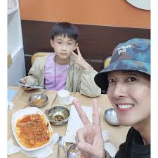 김현중 (Kim Hyun Joong) added a new photo.