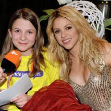 Who is the owner of the youtube channel shakira? Shakira Zu Besuch Bei Logo Digital