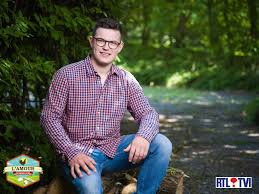Depuis quelques jours déjà, les informations pleuvent concernant cette édition de l'amour est dans le pré 2016. L Amour Est Dans Le Pre Rtl Tvi Denis 22 Ans Hainaut Chez Denis L Agriculture C Est Une Histoire De Famille Il Est Tombe Dedans Quand Il Etait Petit