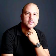 Marlon Oliver (@marlonroliver)