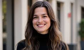 Leigh Yeager's Instagram, Twitter & Facebook