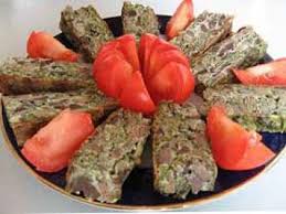 Salata orientala, vinete pane, betisoare de dovlegel cu sos tahini. Meniu Traditional Pentru Masa De Paste