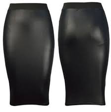 Une jupe longue noire est disponible sous de multiples coloris (noir, multicolore, rouge) et matières (cuir, jean, simili cuir). Femme Jupe Simili Cuir Moulante Aspect Mouille Crayon Tube Mi Longue Noir Taille Haute Neuf