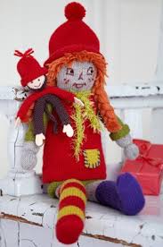 Her kommer pippi langstrømpe see more ». Her Kommer Pippi Langstrompe Og Hun Har Taget Aben Hr Nilsson Med Begge De Strikkede Dukker Har Rigtige Nissehuer Pa Holiday Decor Holiday Decor