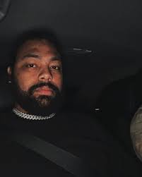 Hey guys, needing Family Feud survey responses if you'd be so kind to  answer these questions!